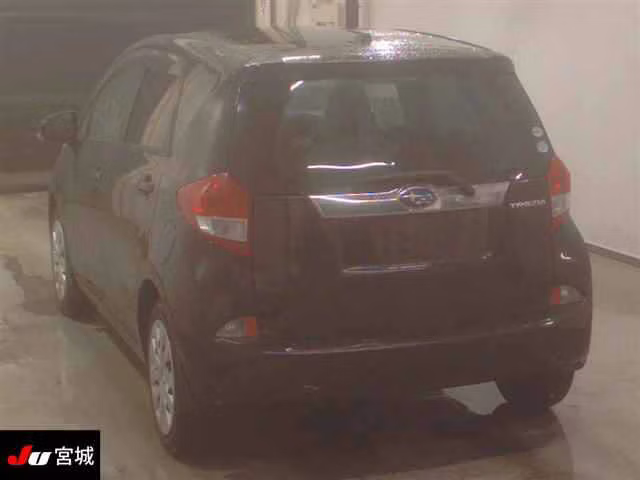 SUBARU TREZIA