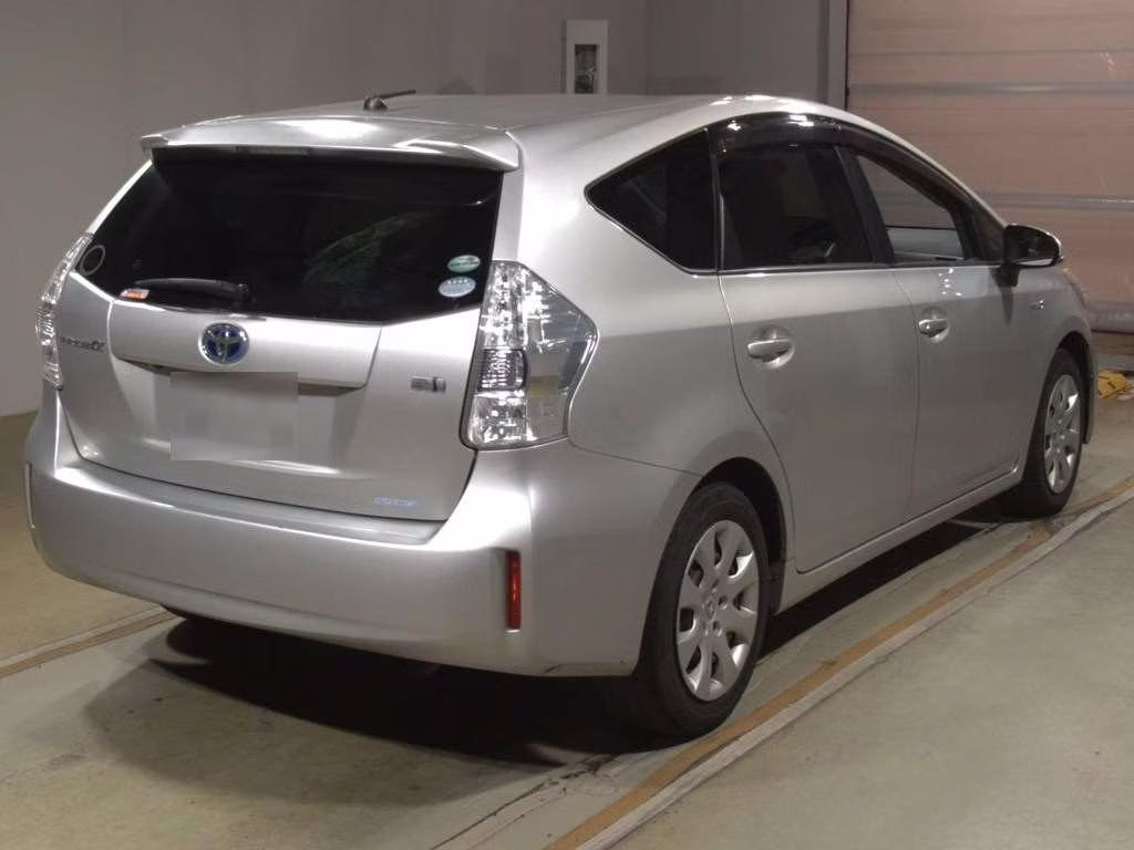 TOYOTA PRIUS ALPHA