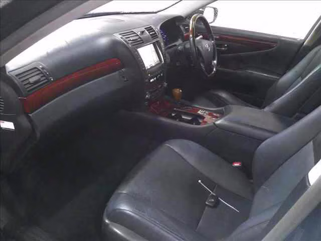 LEXUS LS600H