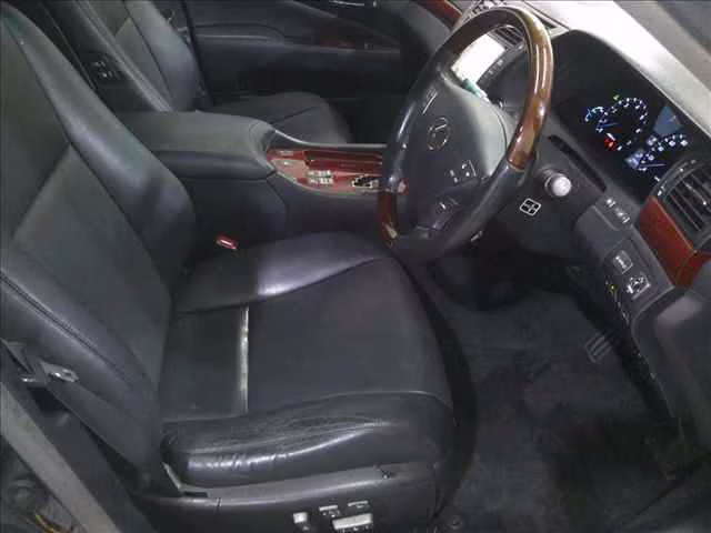LEXUS LS600H