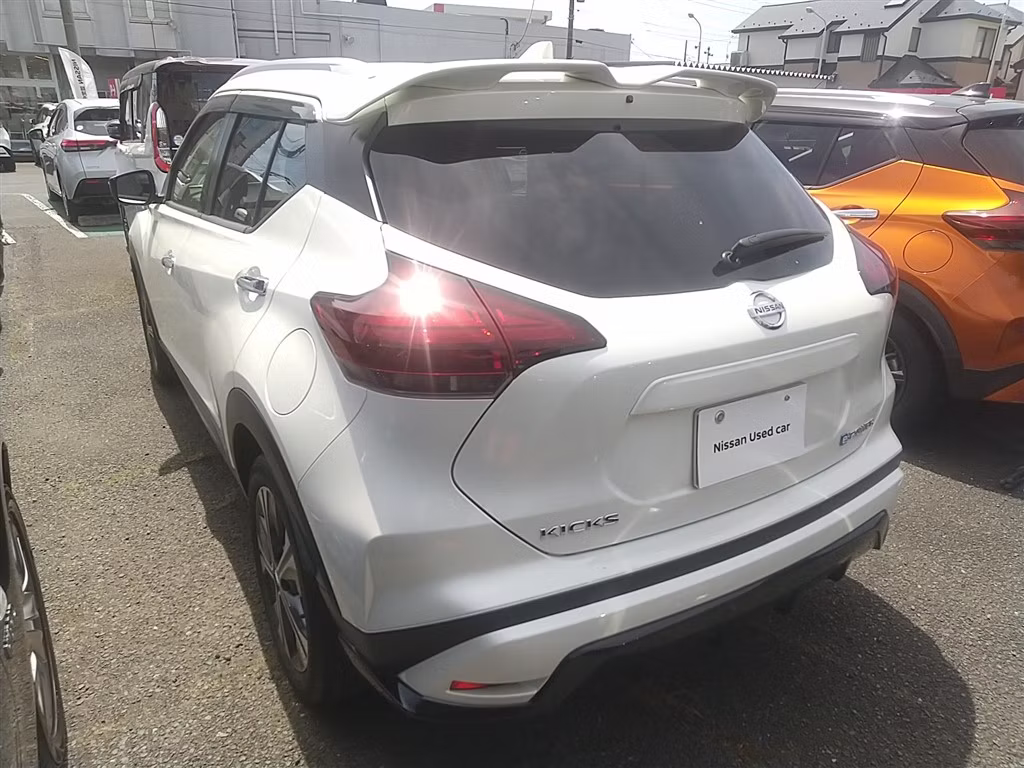 NISSAN KICKS