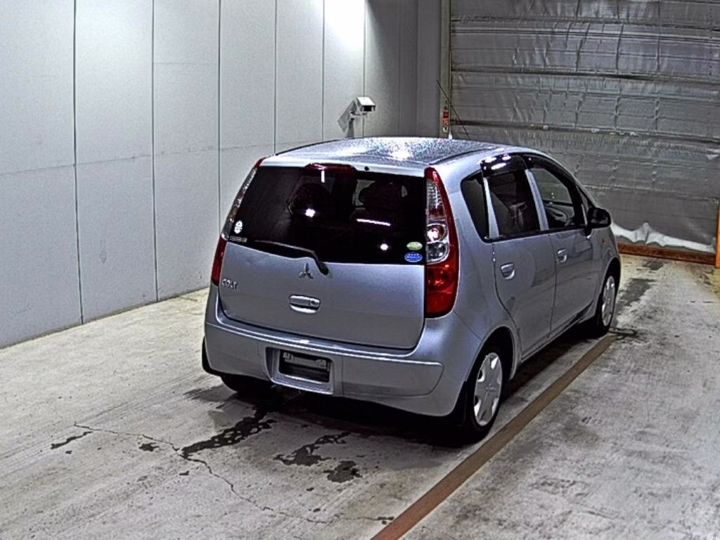 MITSUBISHI COLT