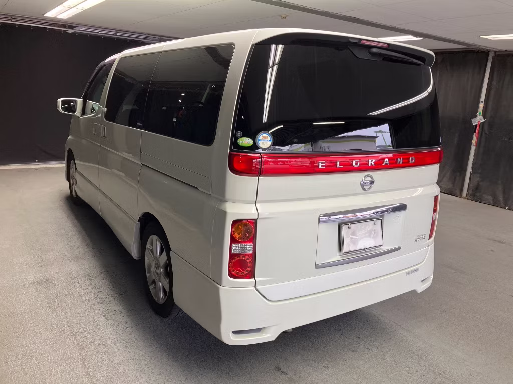 NISSAN ELGRAND