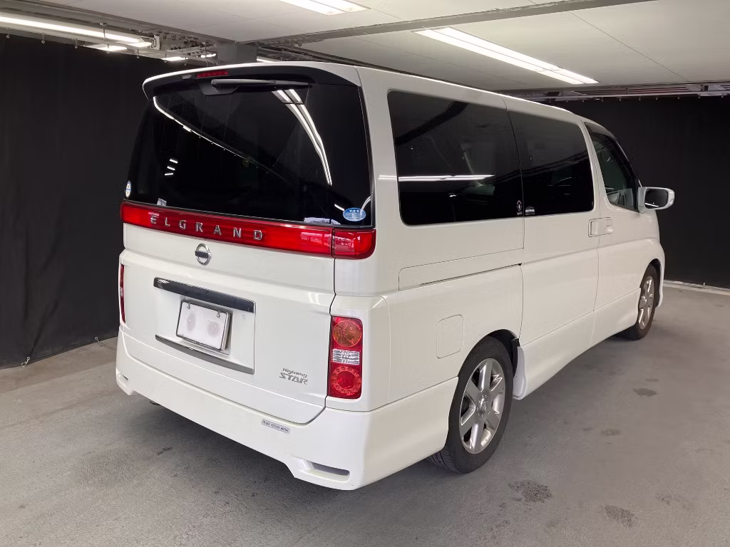 NISSAN ELGRAND