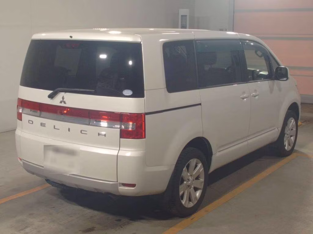 MITSUBISHI DELICA D:5