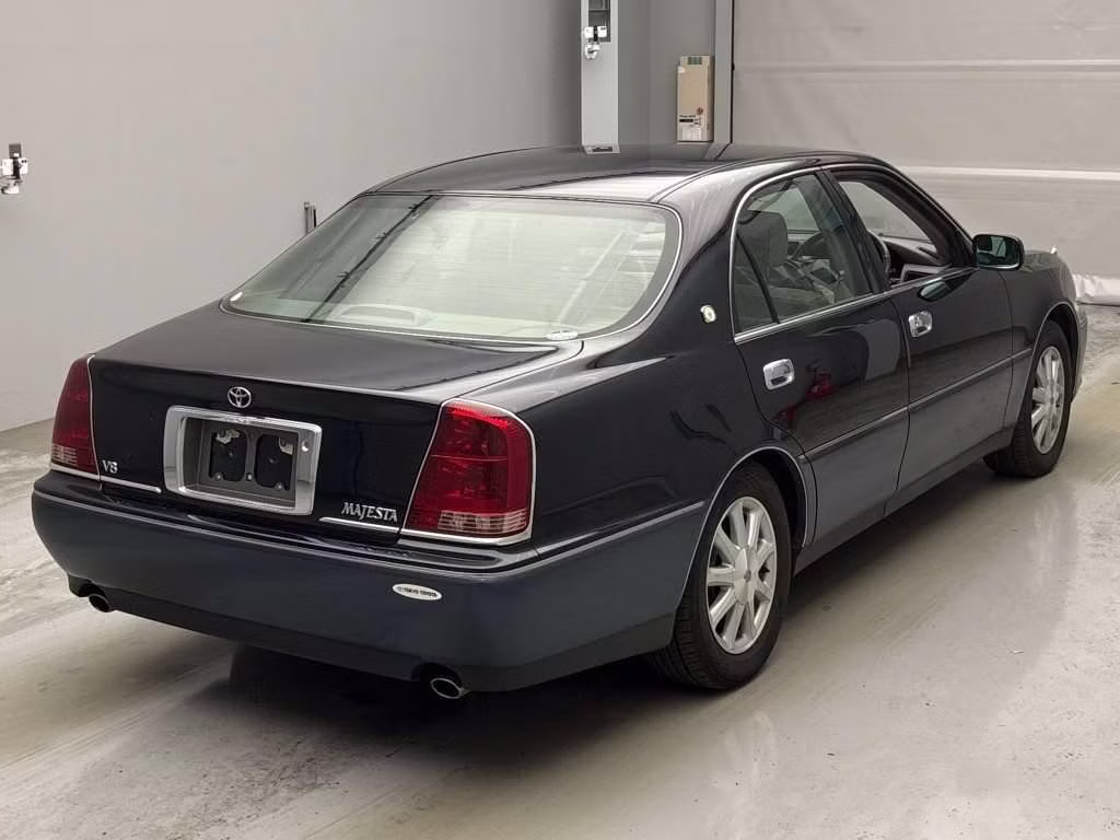 TOYOTA CROWN MAJESTA