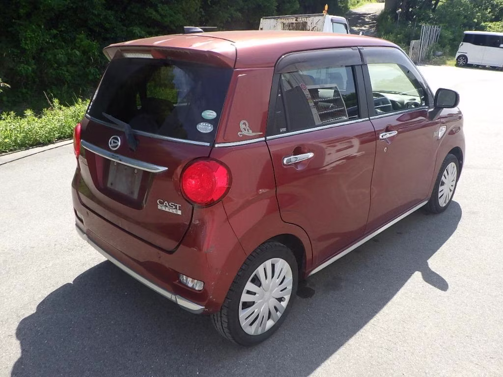 DAIHATSU CAST