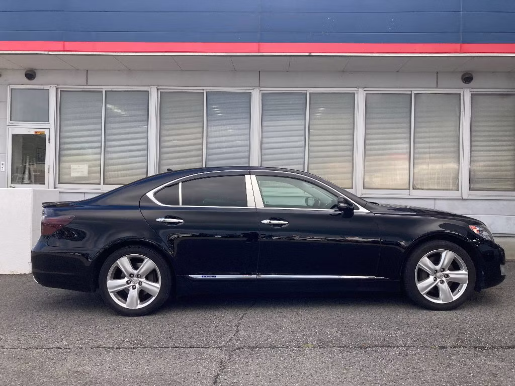 LEXUS LS600H