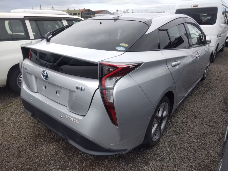 TOYOTA PRIUS