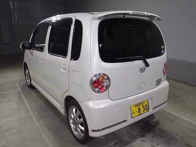 DAIHATSU MOVE LATTE