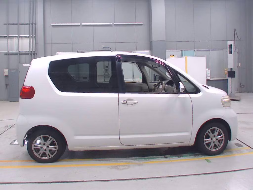 TOYOTA PORTE