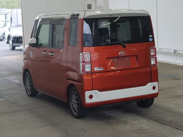 TOYOTA PIXIS MEGA
