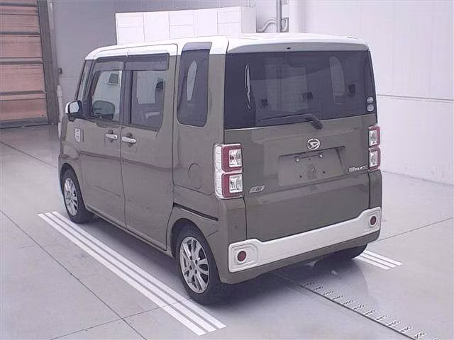 DAIHATSU WAKE