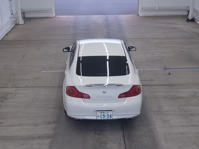 NISSAN SKYLINE