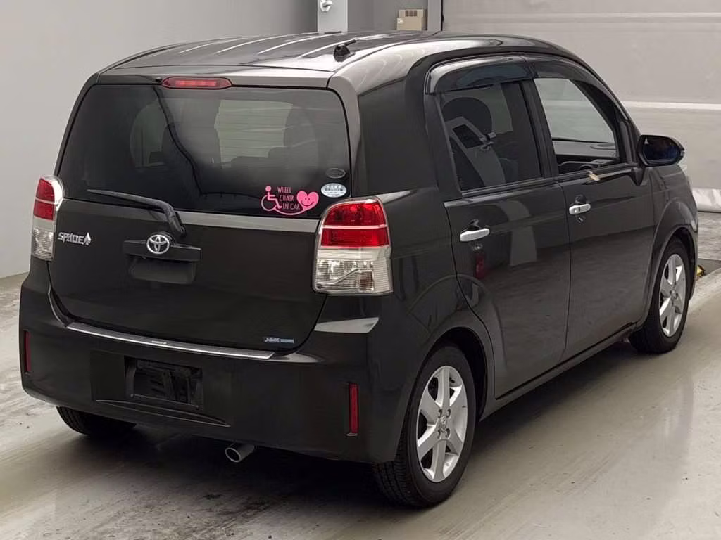 TOYOTA SPADE