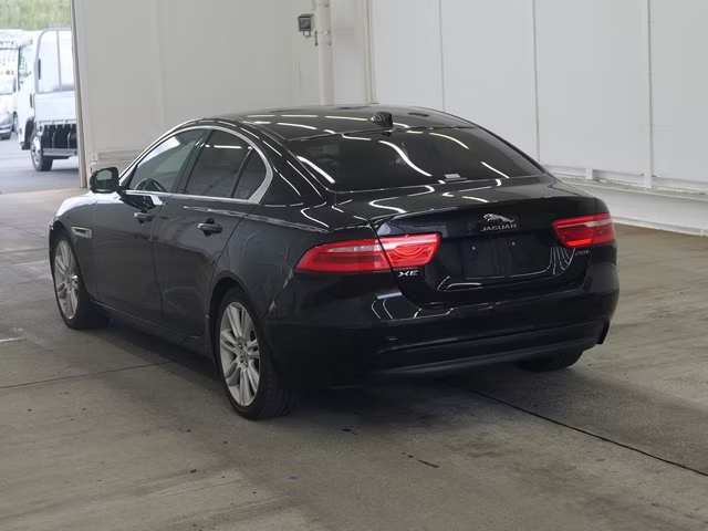 JAGUAR XE