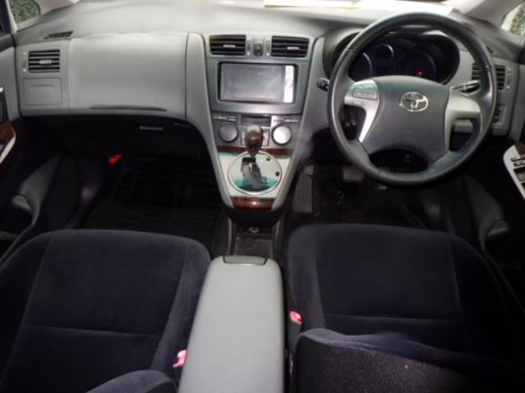 TOYOTA MARK X ZIO