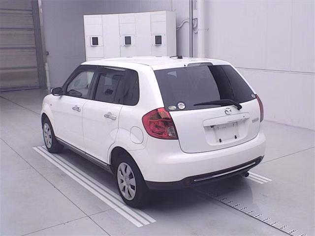 MAZDA VERISA