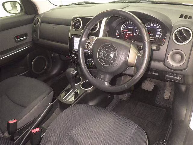 MAZDA VERISA