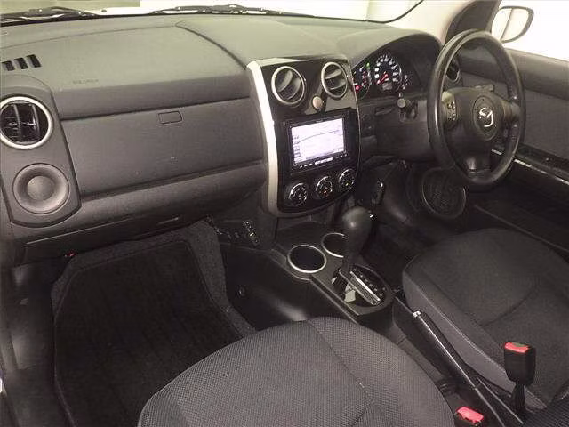 MAZDA VERISA