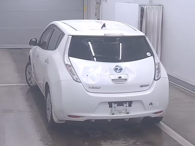 NISSAN LEAF
