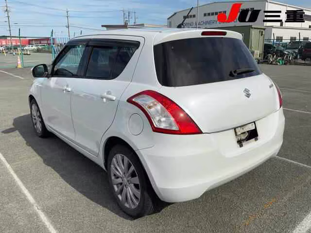 SUZUKI SWIFT