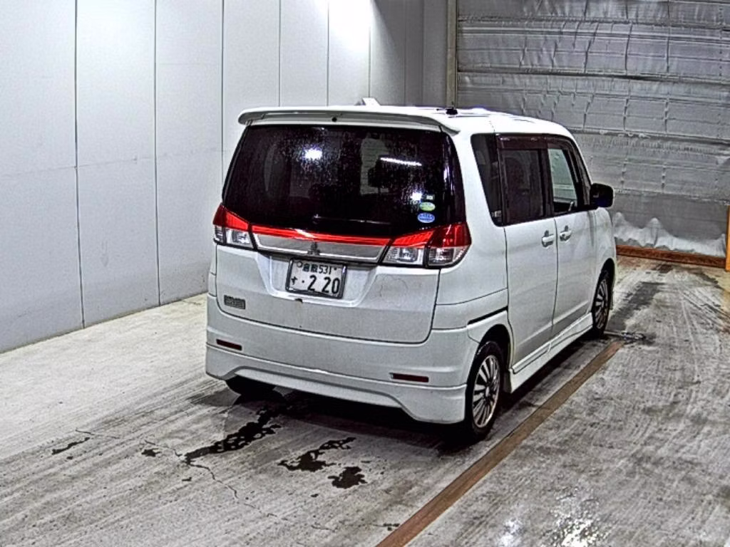 MITSUBISHI DELICA D:2
