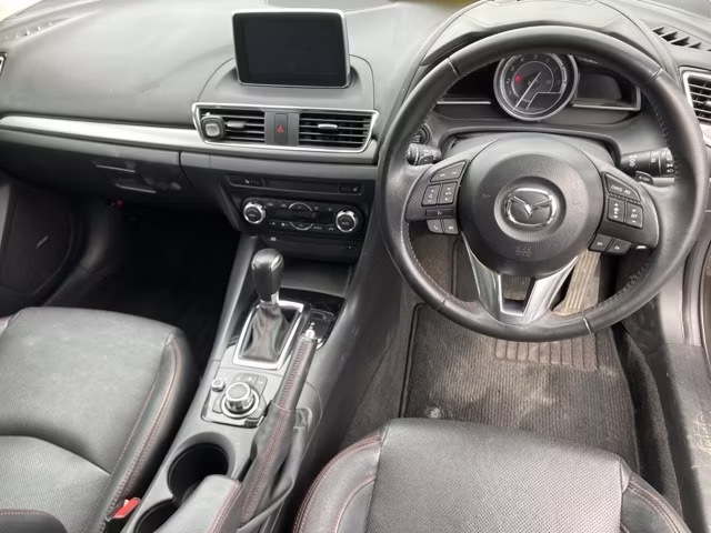 MAZDA AXELA