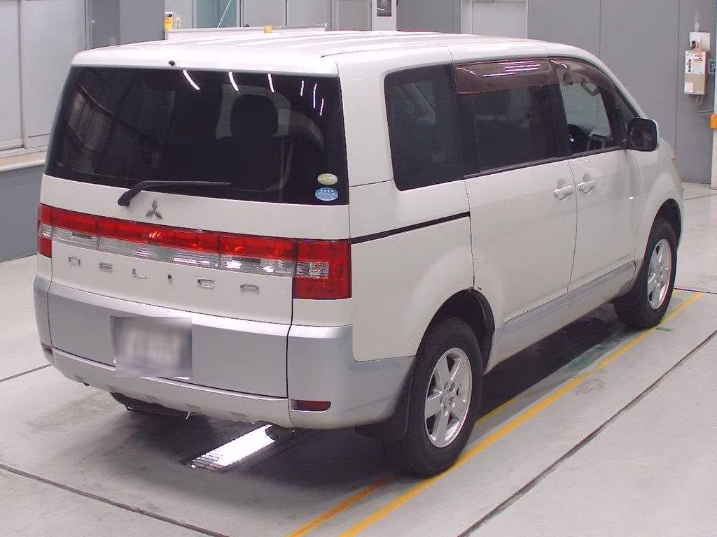 MITSUBISHI DELICA D:5