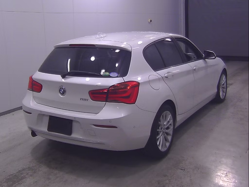 BMW 1-SERIES