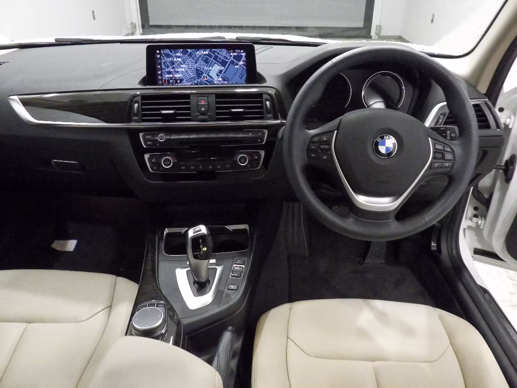 BMW 1-SERIES