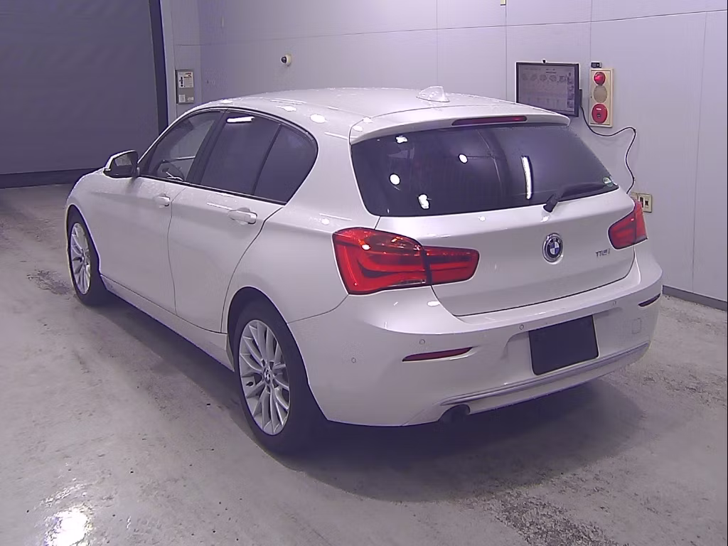 BMW 1-SERIES