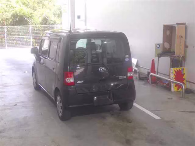 DAIHATSU MOVE CONTE