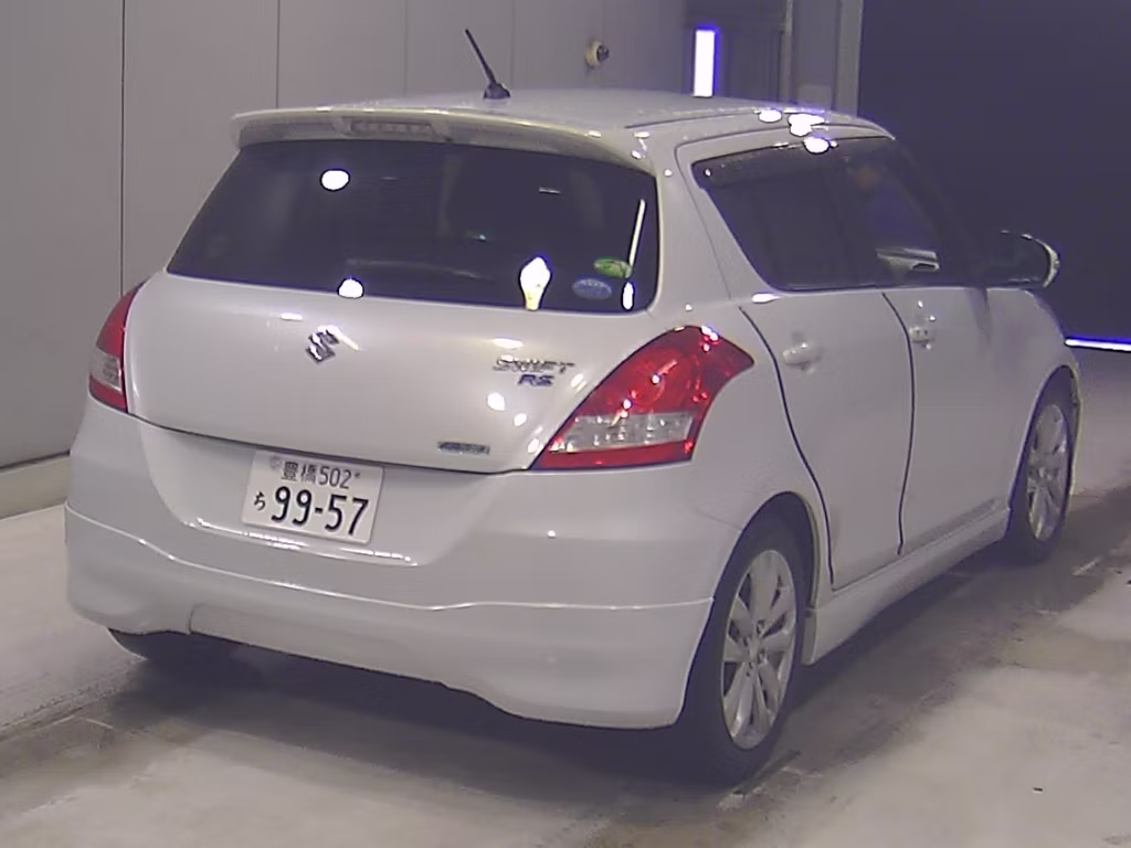 SUZUKI SWIFT