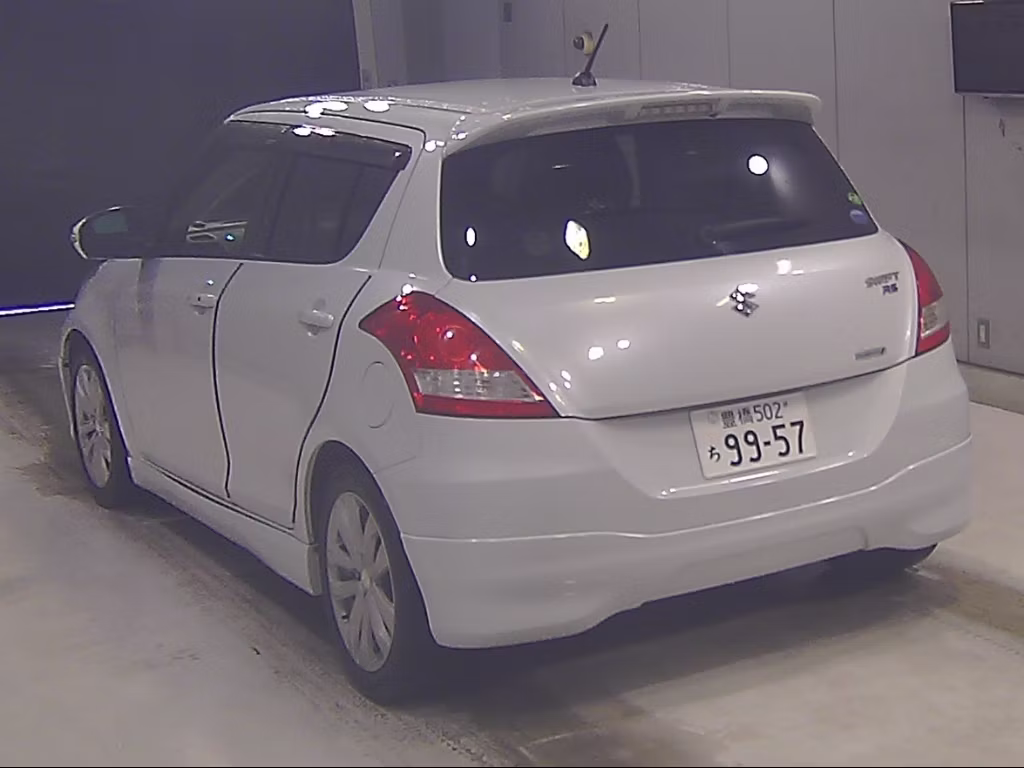 SUZUKI SWIFT