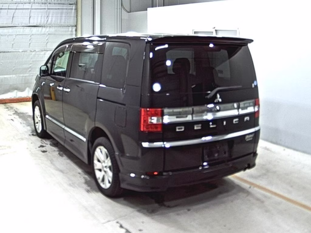MITSUBISHI DELICA D:5