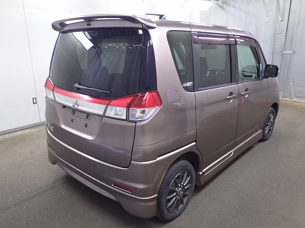 MITSUBISHI DELICA D:2