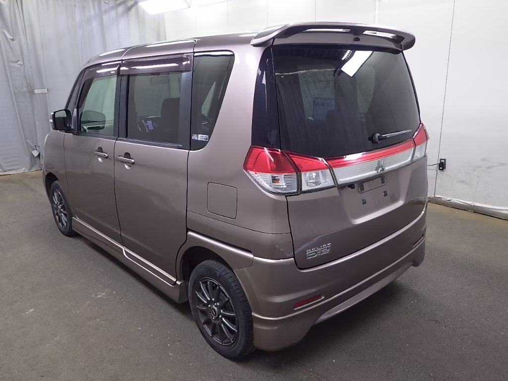 MITSUBISHI DELICA D:2