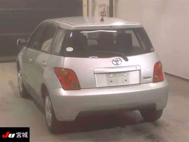 TOYOTA IST