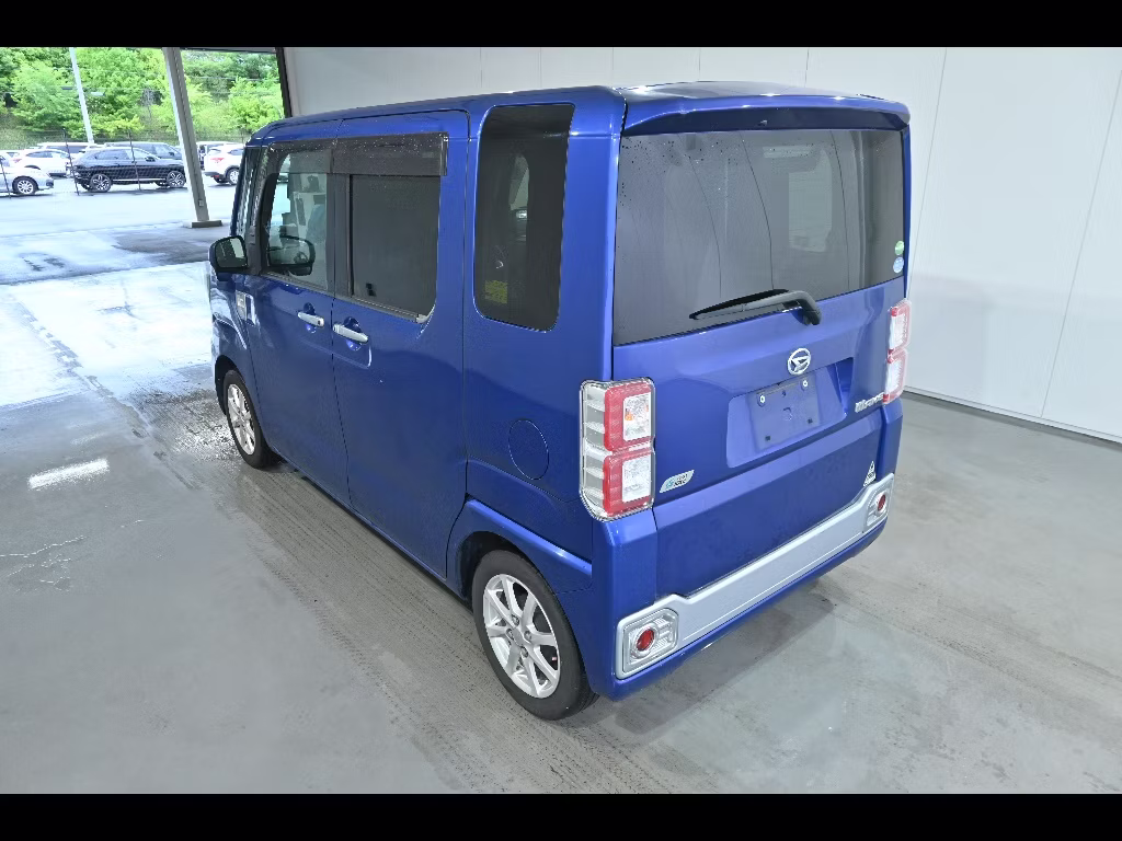 DAIHATSU WAKE