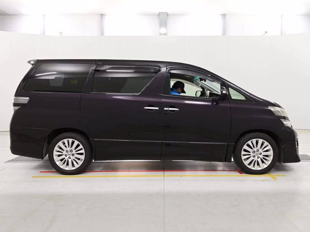 TOYOTA VELLFIRE