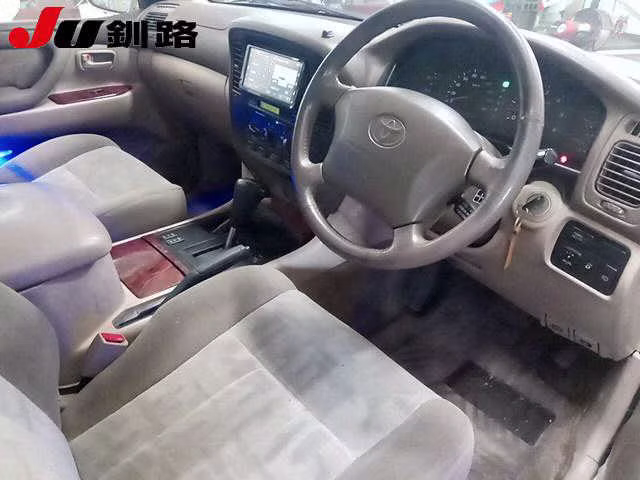 TOYOTA LAND CRUISER