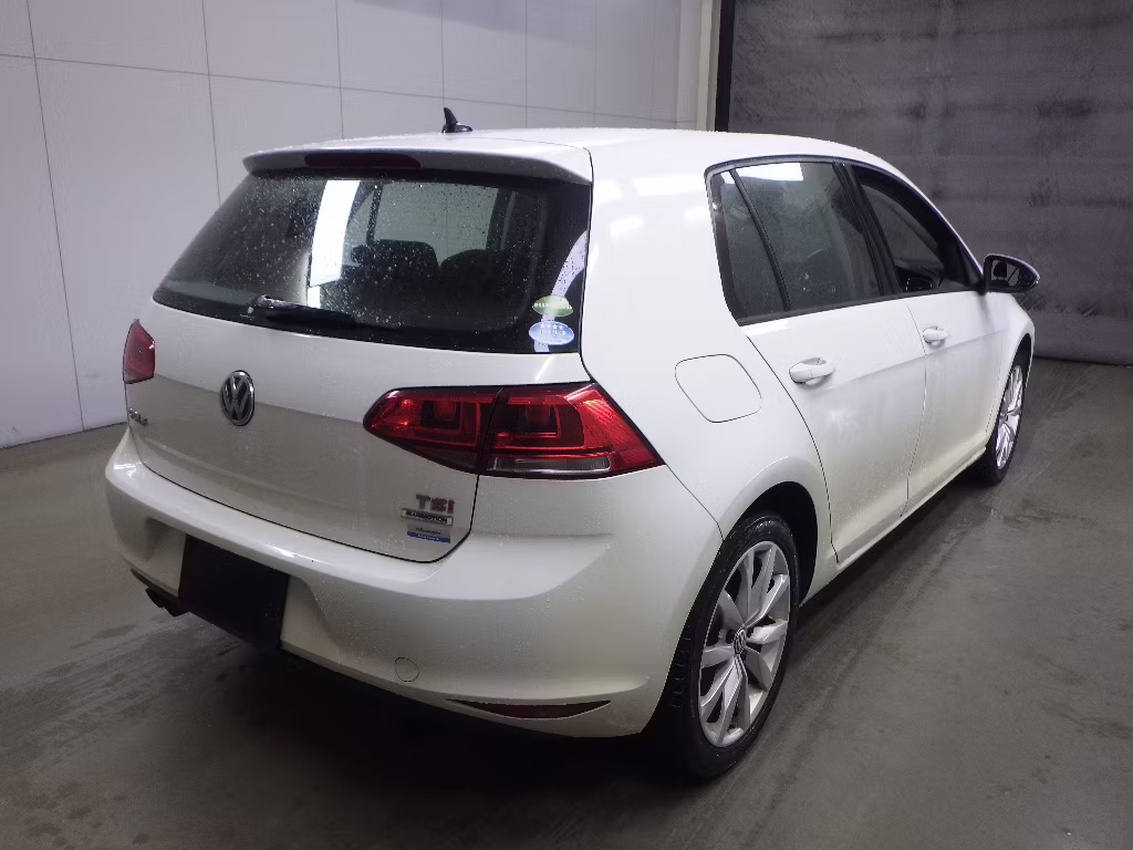 VOLKSWAGEN GOLF