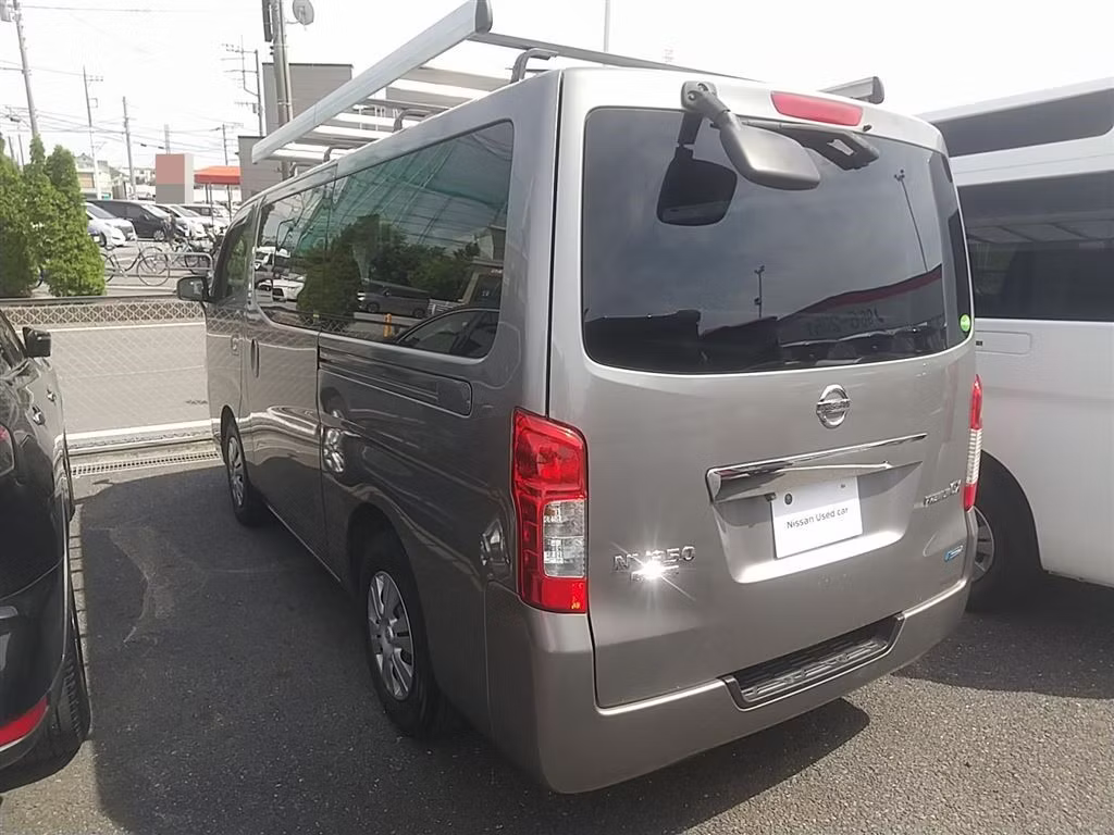 NISSAN NV350 CARAVAN