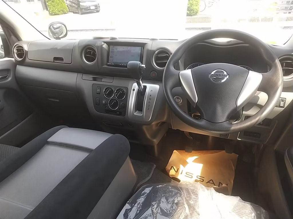 NISSAN NV350 CARAVAN