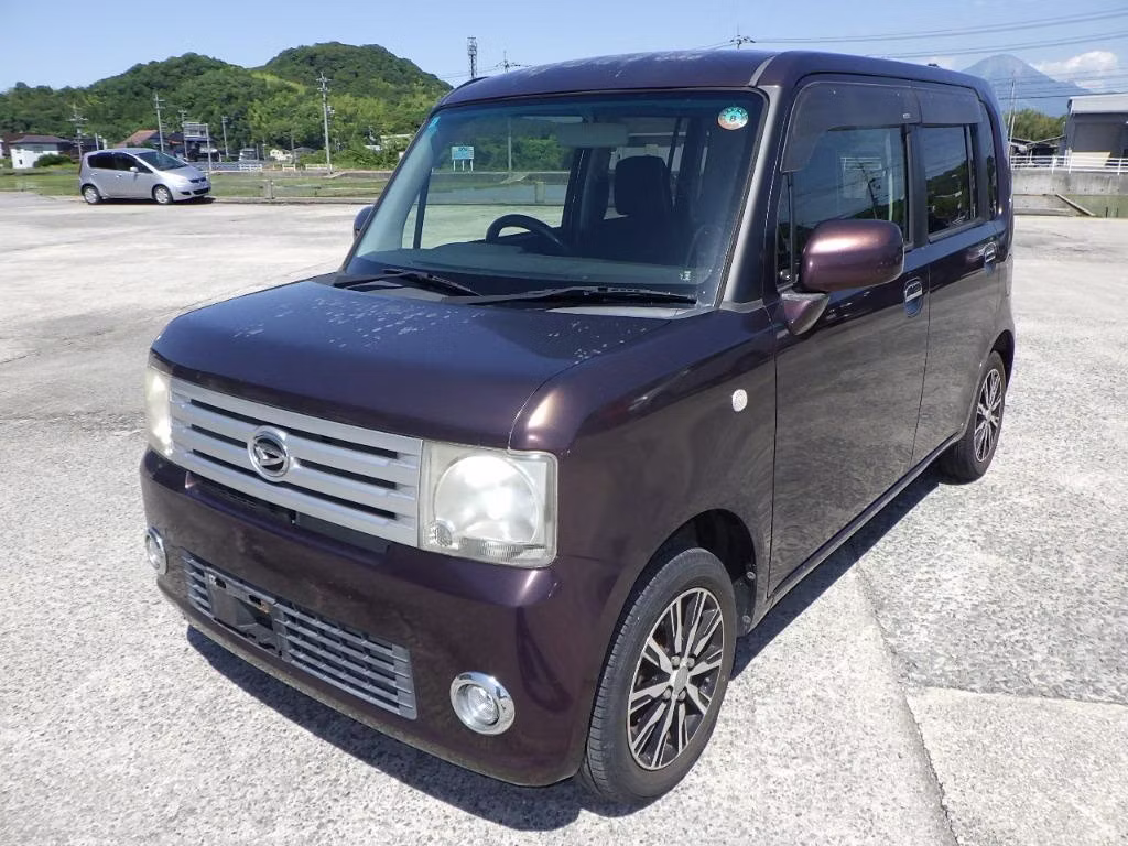 DAIHATSU MOVE CONTE