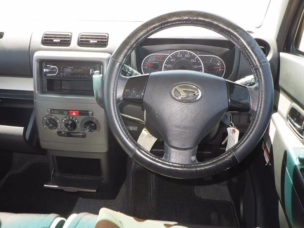 DAIHATSU MOVE CONTE