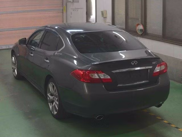 NISSAN FUGA