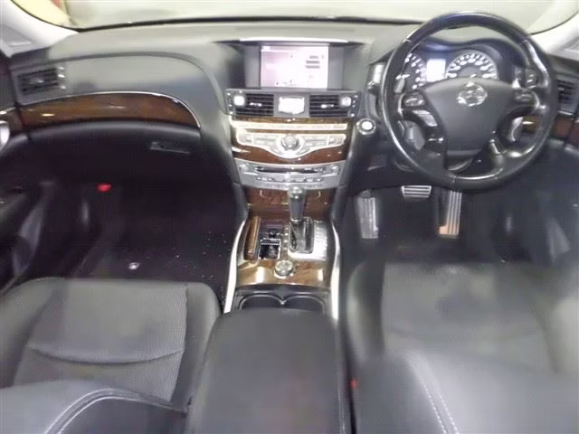 NISSAN FUGA