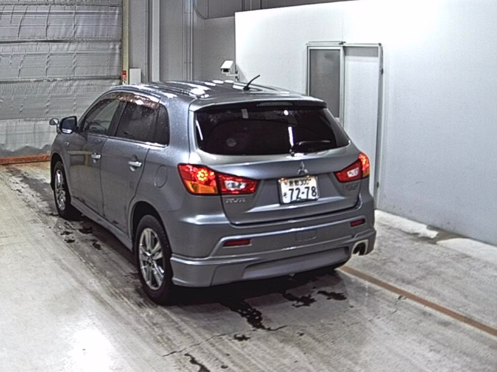 MITSUBISHI RVR